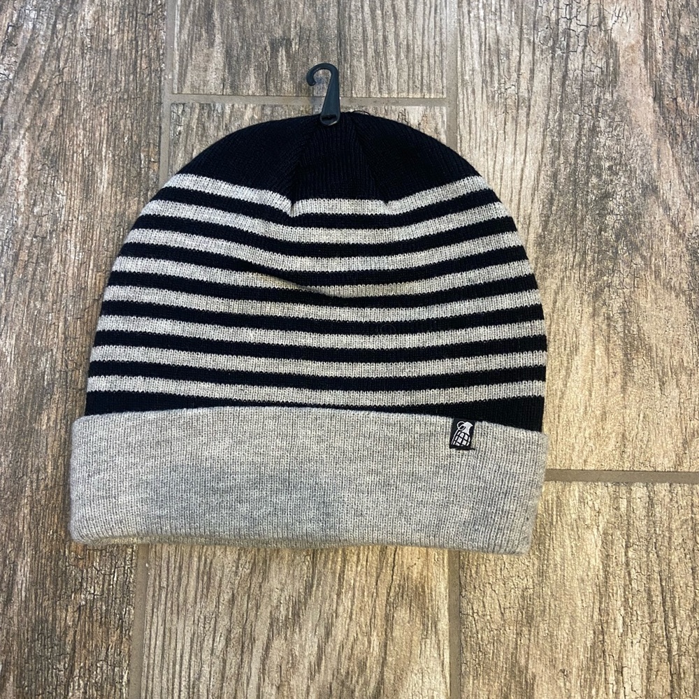 New - Grenada Mens ski cap